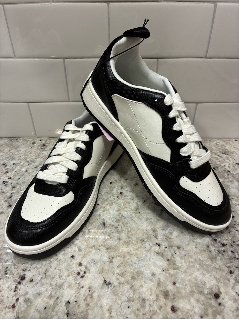wild fable Black and White Women's Low-Top Athletic Sneakers w/Padded Heal NWT